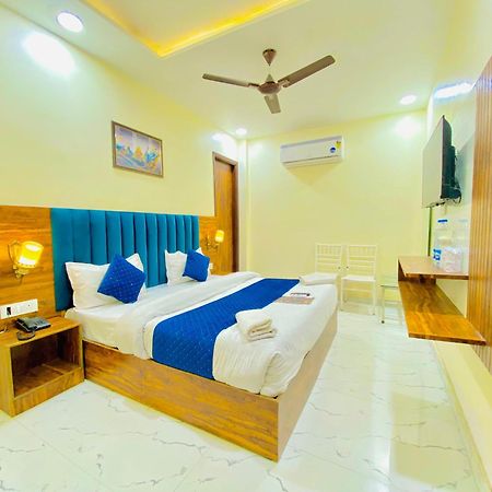 Hotel Holiday First 300 Meter From Golden Temple Amritsar Extérieur photo