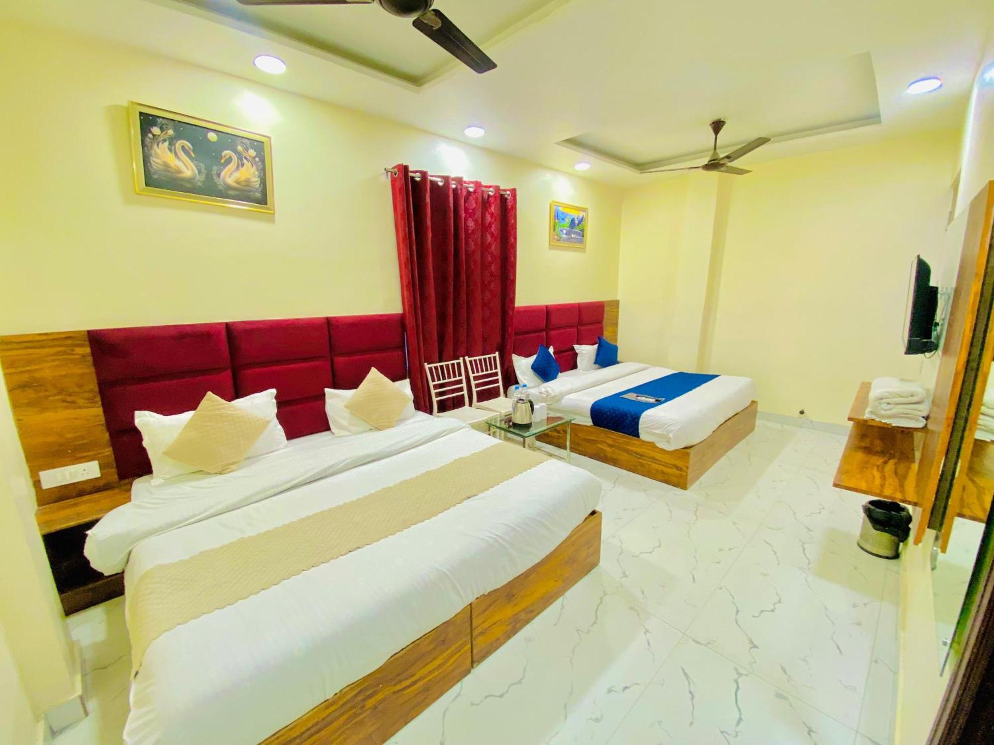 Hotel Holiday First 300 Meter From Golden Temple Amritsar Extérieur photo