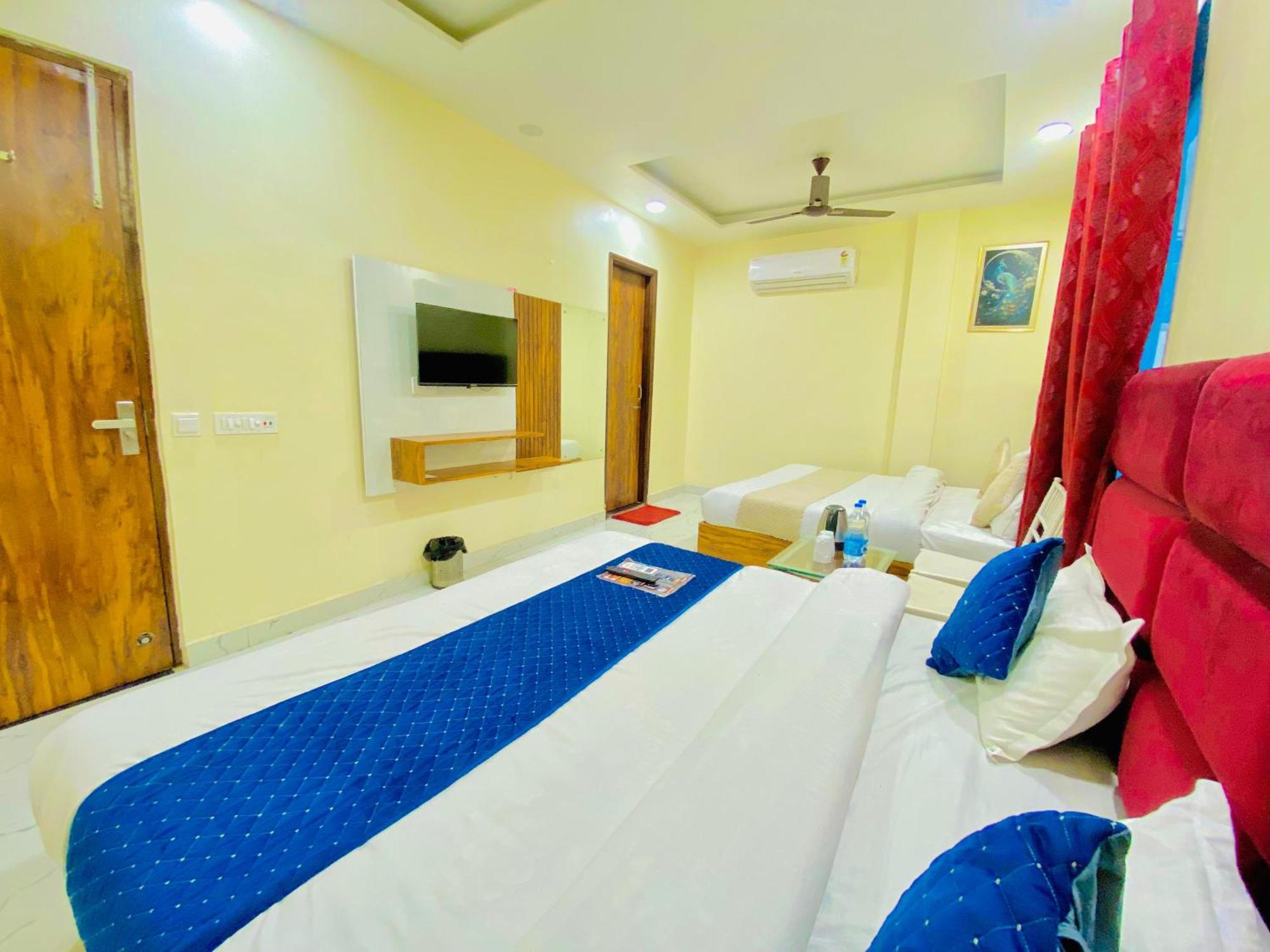 Hotel Holiday First 300 Meter From Golden Temple Amritsar Extérieur photo