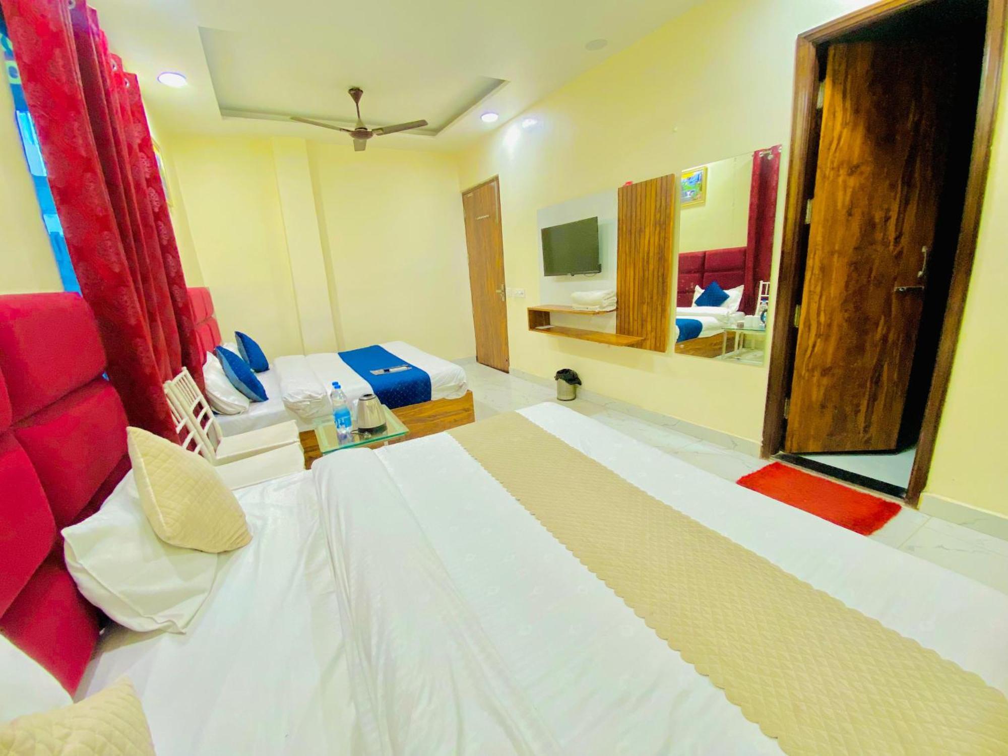 Hotel Holiday First 300 Meter From Golden Temple Amritsar Extérieur photo