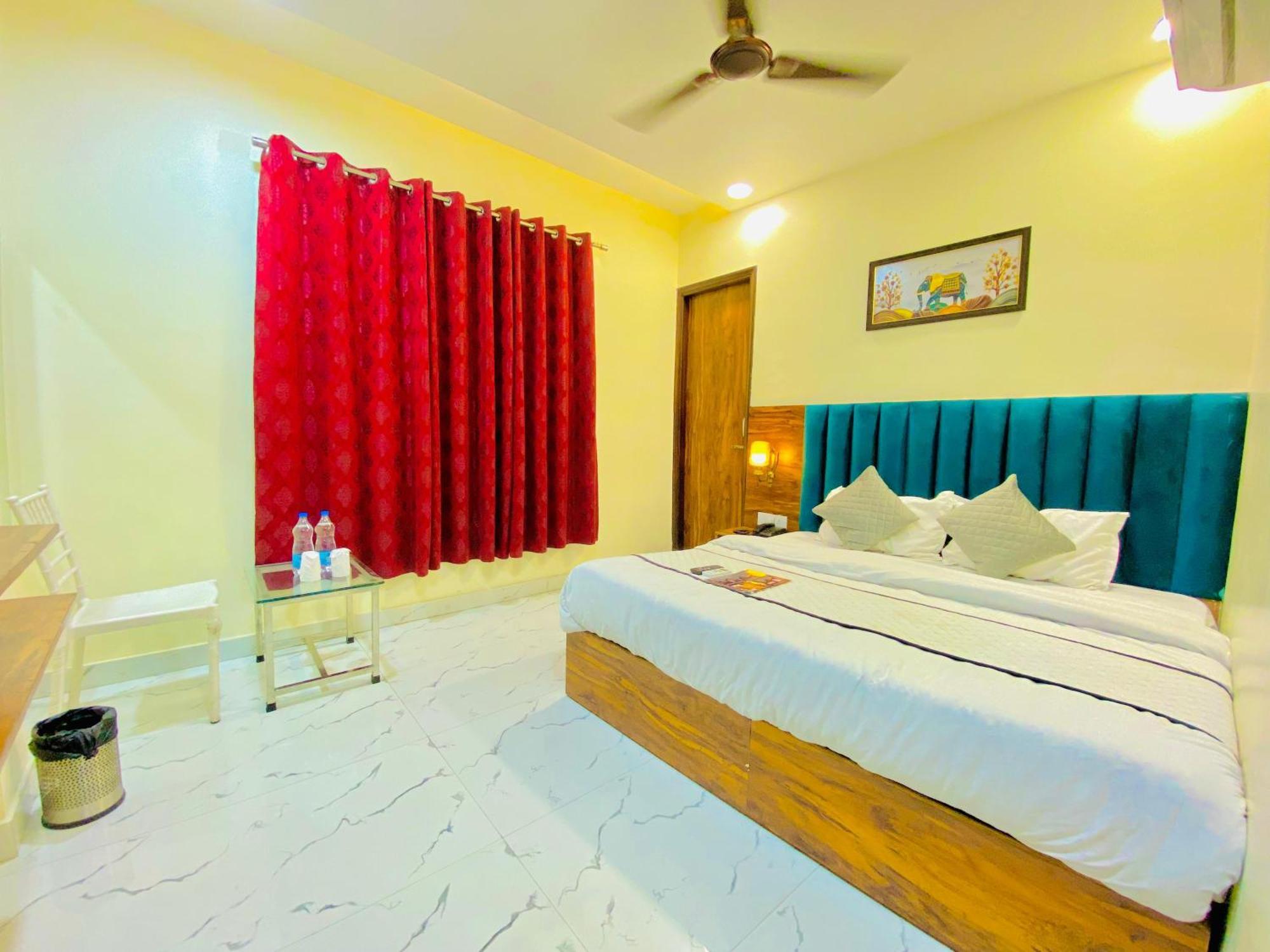 Hotel Holiday First 300 Meter From Golden Temple Amritsar Extérieur photo