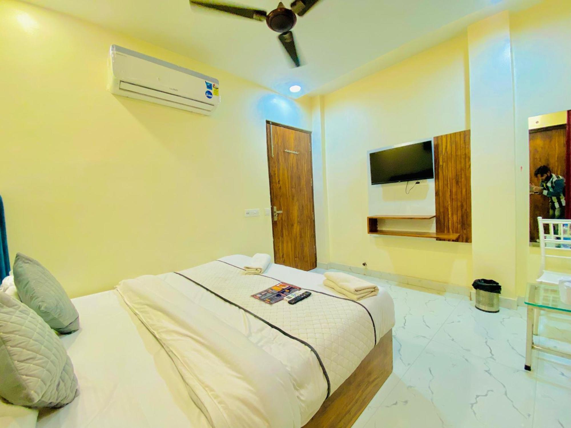 Hotel Holiday First 300 Meter From Golden Temple Amritsar Extérieur photo