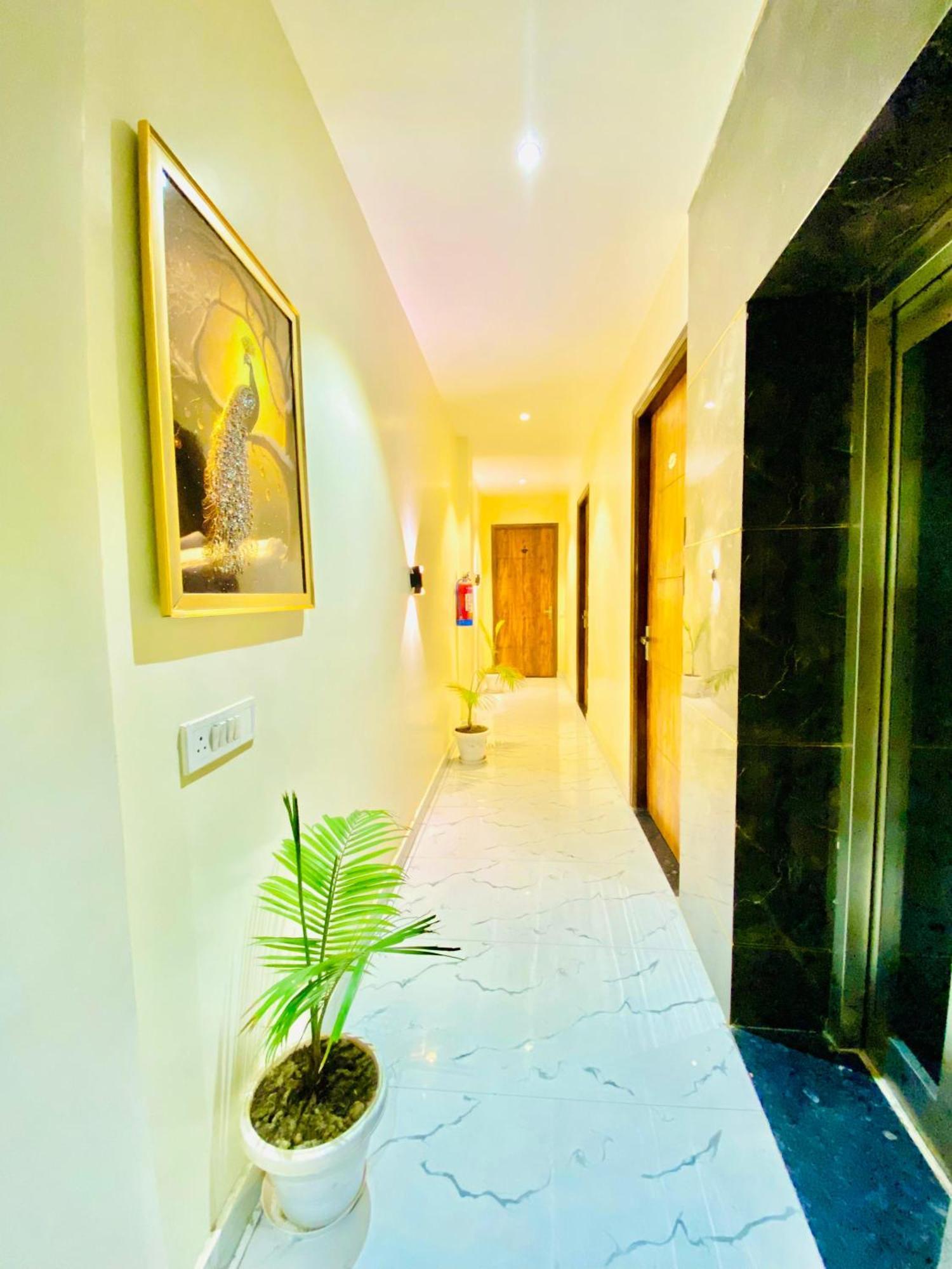 Hotel Holiday First 300 Meter From Golden Temple Amritsar Extérieur photo
