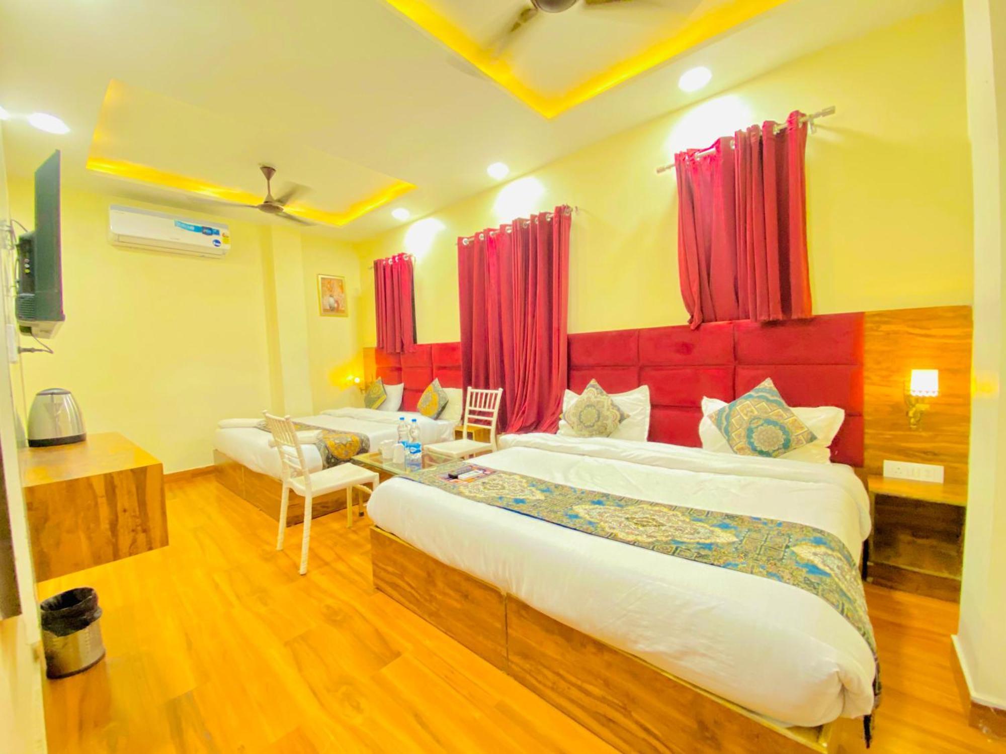 Hotel Holiday First 300 Meter From Golden Temple Amritsar Extérieur photo