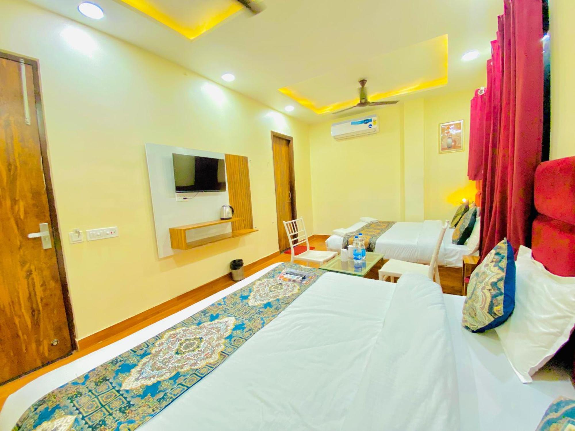 Hotel Holiday First 300 Meter From Golden Temple Amritsar Extérieur photo