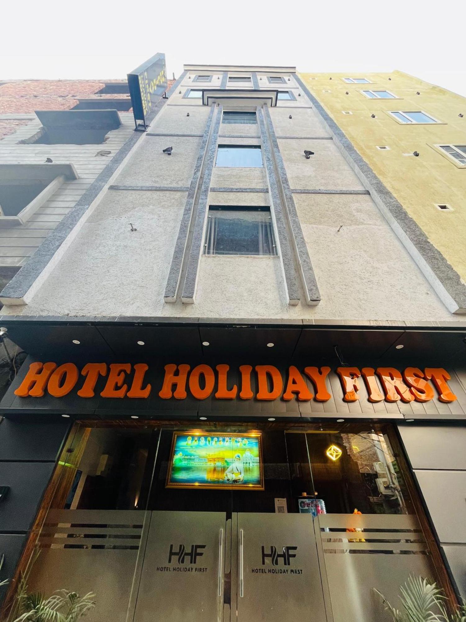 Hotel Holiday First 300 Meter From Golden Temple Amritsar Extérieur photo