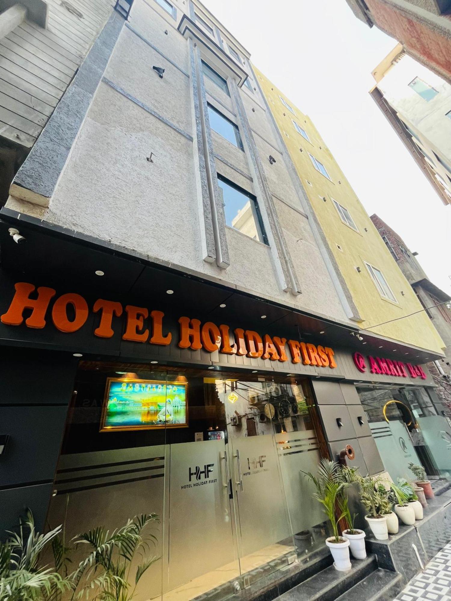 Hotel Holiday First 300 Meter From Golden Temple Amritsar Extérieur photo